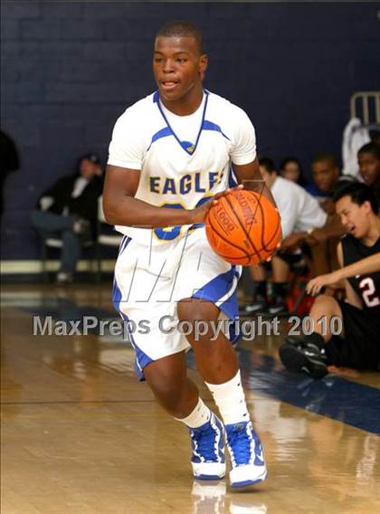 Thumbnail 1 in Harvard-Westlake @ Verbum Dei photogallery.