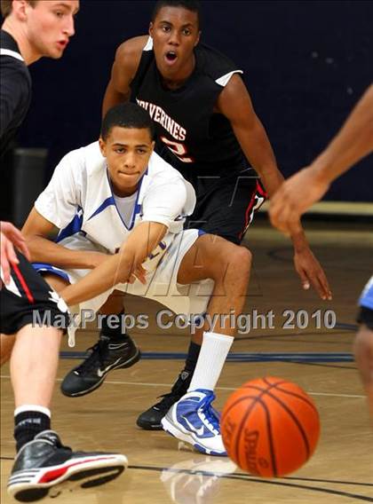 Thumbnail 1 in Harvard-Westlake @ Verbum Dei photogallery.