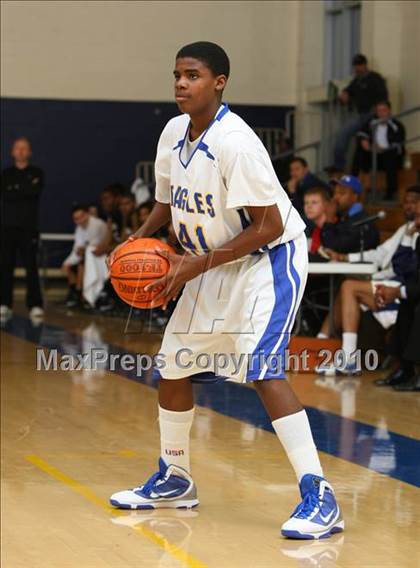 Thumbnail 3 in Harvard-Westlake @ Verbum Dei photogallery.