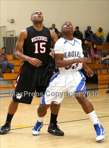 Thumbnail 3 in Harvard-Westlake @ Verbum Dei photogallery.