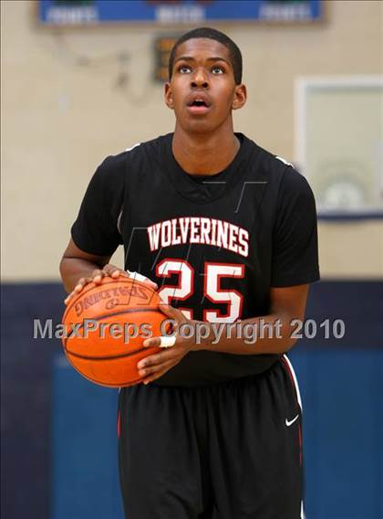 Thumbnail 1 in Harvard-Westlake @ Verbum Dei photogallery.