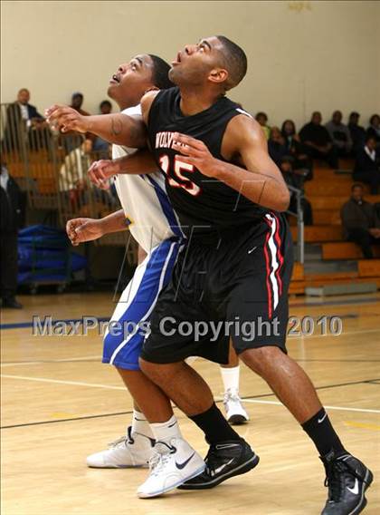 Thumbnail 2 in Harvard-Westlake @ Verbum Dei photogallery.
