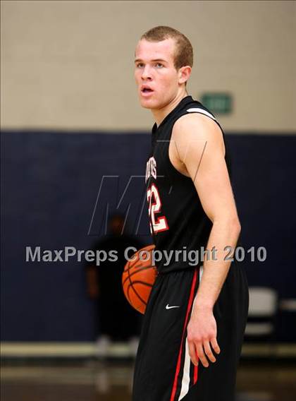 Thumbnail 2 in Harvard-Westlake @ Verbum Dei photogallery.