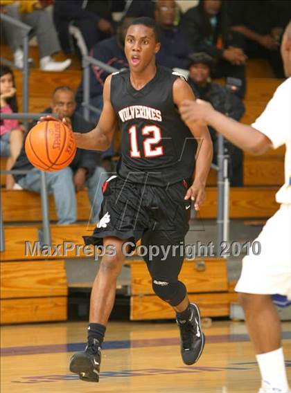 Thumbnail 3 in Harvard-Westlake @ Verbum Dei photogallery.
