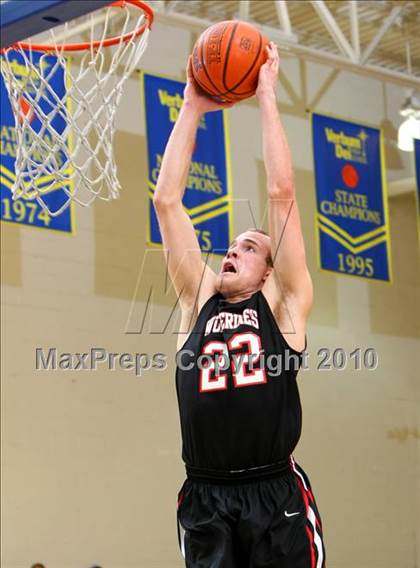 Thumbnail 2 in Harvard-Westlake @ Verbum Dei photogallery.