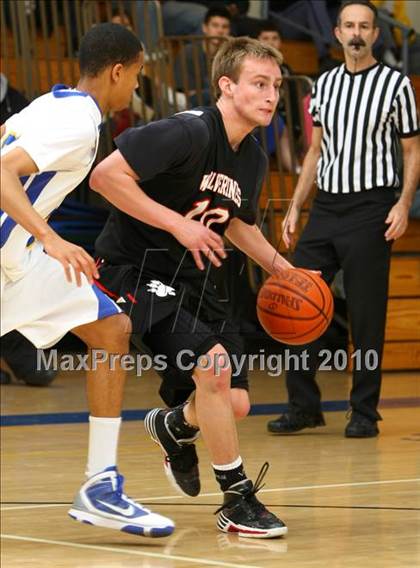 Thumbnail 1 in Harvard-Westlake @ Verbum Dei photogallery.