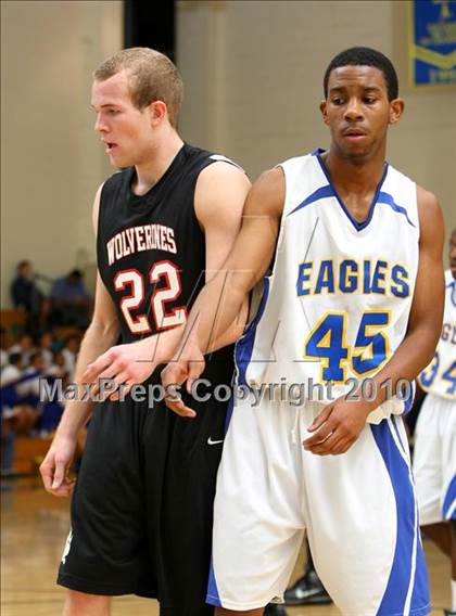 Thumbnail 2 in Harvard-Westlake @ Verbum Dei photogallery.