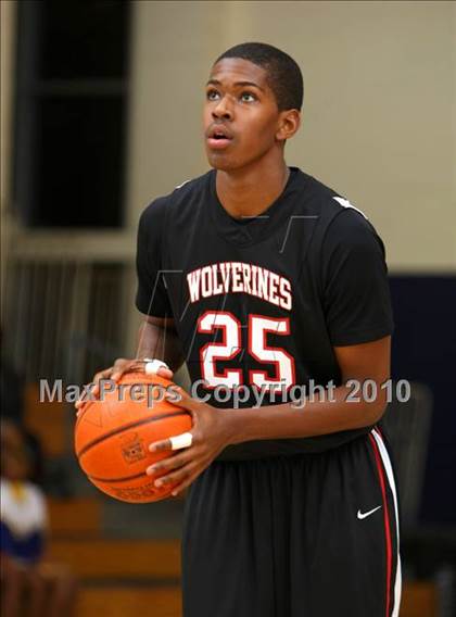 Thumbnail 2 in Harvard-Westlake @ Verbum Dei photogallery.