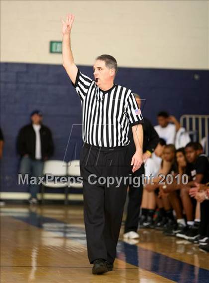 Thumbnail 2 in Harvard-Westlake @ Verbum Dei photogallery.