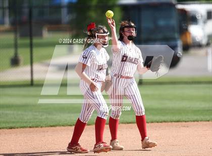 Thumbnail 2 in Westmoreland vs. Huntingdon photogallery.
