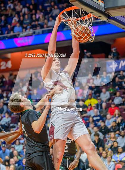 Thumbnail 3 in Bristol Central vs. Northwest Catholic (CIAC Class II Final) photogallery.