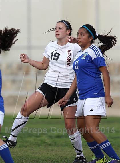 Thumbnail 2 in Verdugo Hills vs. Robert F. Kennedy Community (CIF L.A. City Section D2 Semifinal) photogallery.