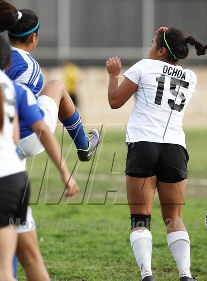 Thumbnail 3 in Verdugo Hills vs. Robert F. Kennedy Community (CIF L.A. City Section D2 Semifinal) photogallery.