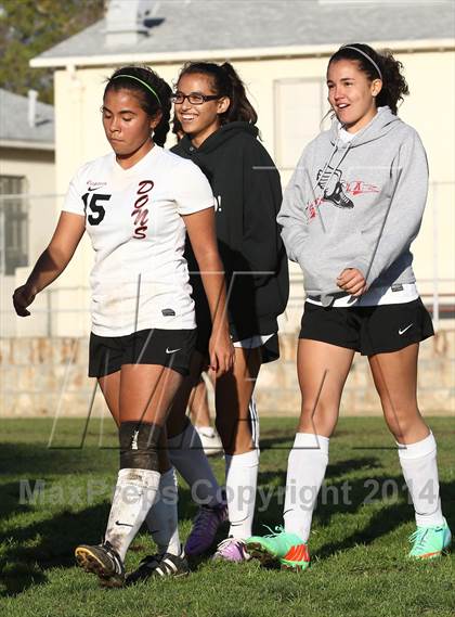 Thumbnail 3 in Verdugo Hills vs. Robert F. Kennedy Community (CIF L.A. City Section D2 Semifinal) photogallery.