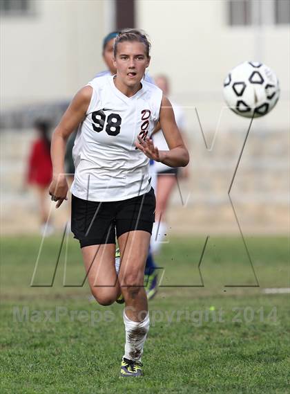 Thumbnail 3 in Verdugo Hills vs. Robert F. Kennedy Community (CIF L.A. City Section D2 Semifinal) photogallery.