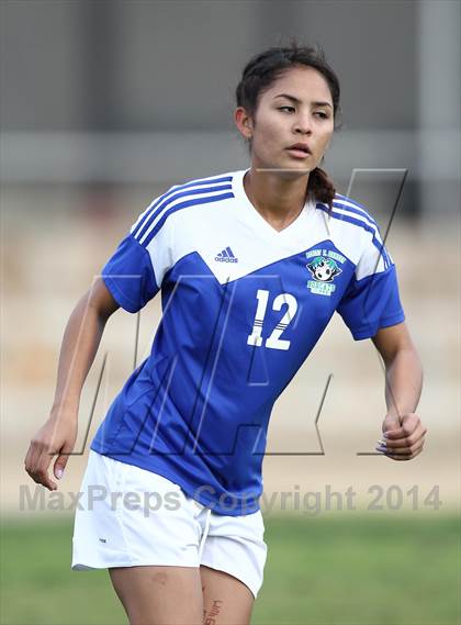 Thumbnail 3 in Verdugo Hills vs. Robert F. Kennedy Community (CIF L.A. City Section D2 Semifinal) photogallery.