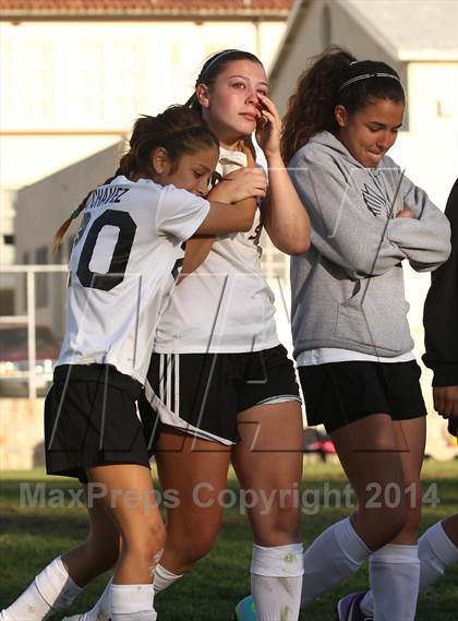 Thumbnail 3 in Verdugo Hills vs. Robert F. Kennedy Community (CIF L.A. City Section D2 Semifinal) photogallery.