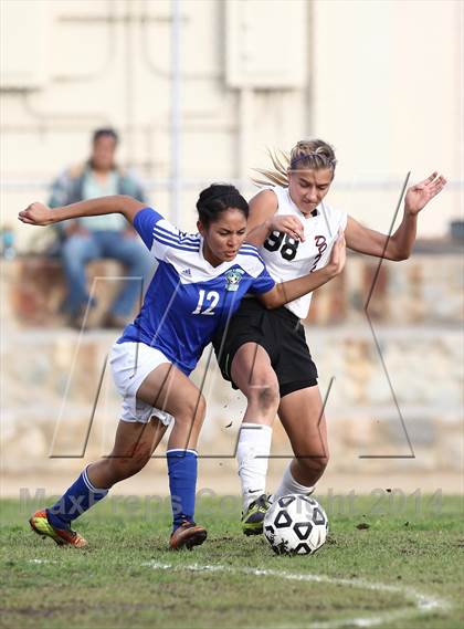 Thumbnail 2 in Verdugo Hills vs. Robert F. Kennedy Community (CIF L.A. City Section D2 Semifinal) photogallery.