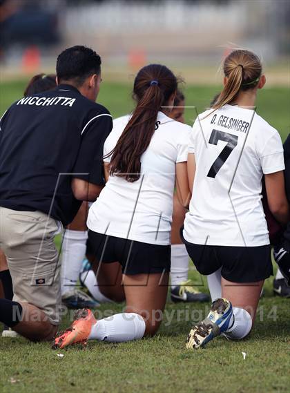Thumbnail 2 in Verdugo Hills vs. Robert F. Kennedy Community (CIF L.A. City Section D2 Semifinal) photogallery.