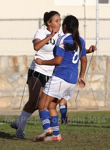 Thumbnail 2 in Verdugo Hills vs. Robert F. Kennedy Community (CIF L.A. City Section D2 Semifinal) photogallery.