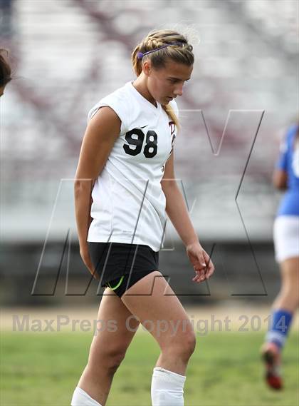 Thumbnail 1 in Verdugo Hills vs. Robert F. Kennedy Community (CIF L.A. City Section D2 Semifinal) photogallery.