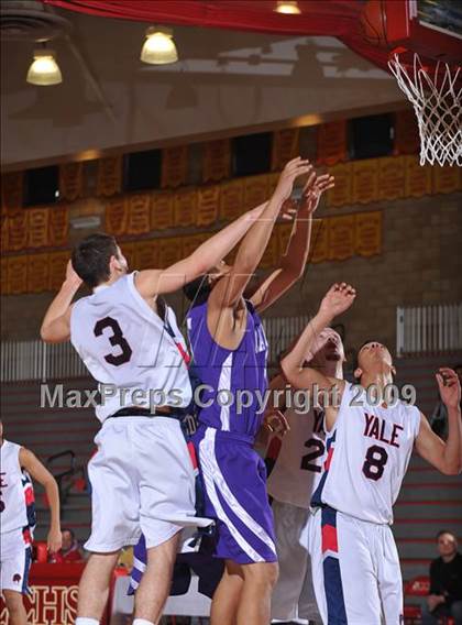 Thumbnail 3 in Cathedral vs. Yale-Canada (MaxPreps Holiday Classic) photogallery.