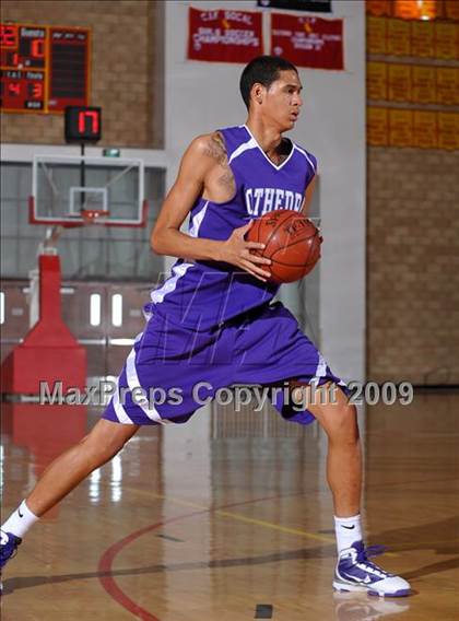 Thumbnail 1 in Cathedral vs. Yale-Canada (MaxPreps Holiday Classic) photogallery.
