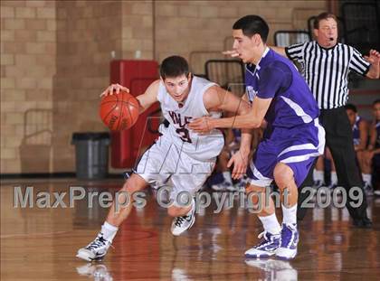 Thumbnail 1 in Cathedral vs. Yale-Canada (MaxPreps Holiday Classic) photogallery.