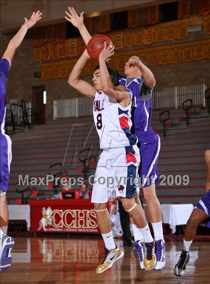 Thumbnail 3 in Cathedral vs. Yale-Canada (MaxPreps Holiday Classic) photogallery.