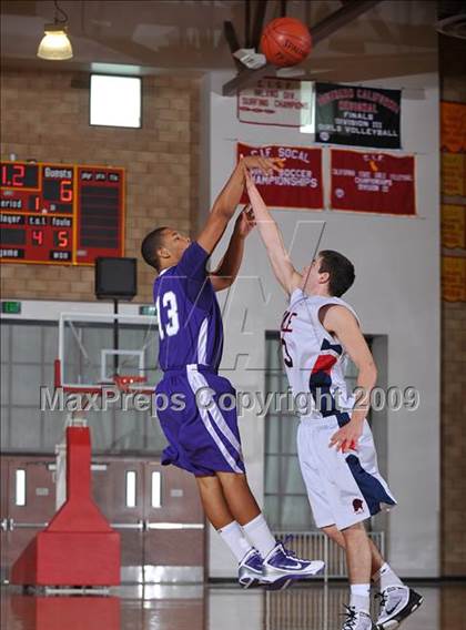 Thumbnail 1 in Cathedral vs. Yale-Canada (MaxPreps Holiday Classic) photogallery.