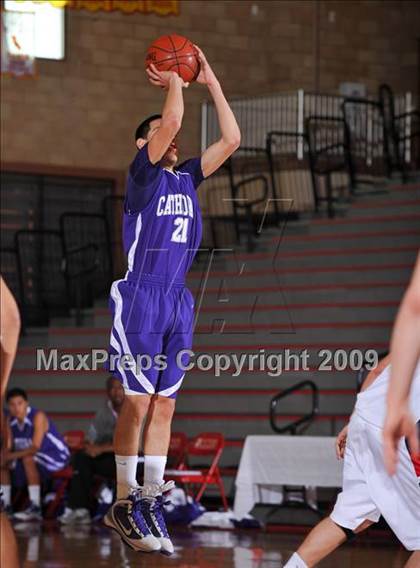 Thumbnail 2 in Cathedral vs. Yale-Canada (MaxPreps Holiday Classic) photogallery.