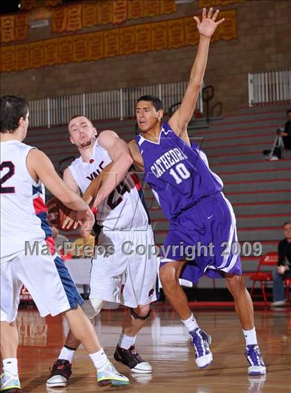 Thumbnail 3 in Cathedral vs. Yale-Canada (MaxPreps Holiday Classic) photogallery.