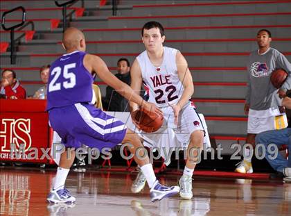 Thumbnail 3 in Cathedral vs. Yale-Canada (MaxPreps Holiday Classic) photogallery.