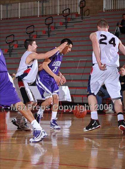 Thumbnail 3 in Cathedral vs. Yale-Canada (MaxPreps Holiday Classic) photogallery.
