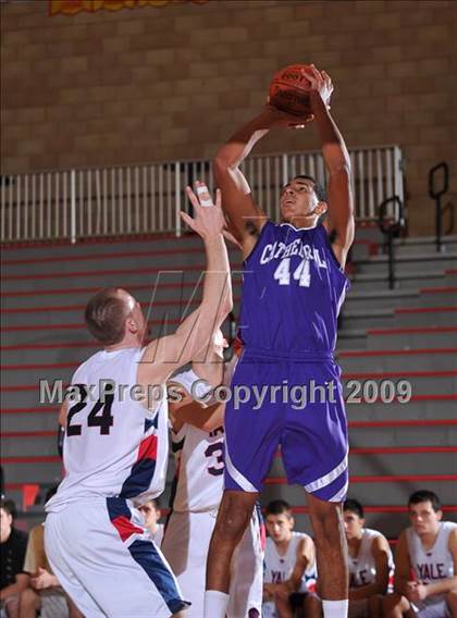 Thumbnail 1 in Cathedral vs. Yale-Canada (MaxPreps Holiday Classic) photogallery.