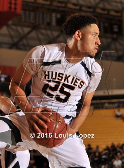 Thumbnail 3 in Long Beach Poly vs. JW North (CIF SoCal Regional D1AA Final) photogallery.