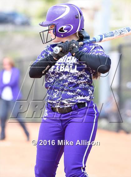 Thumbnail 3 in Marion County vs McMinn County photogallery.