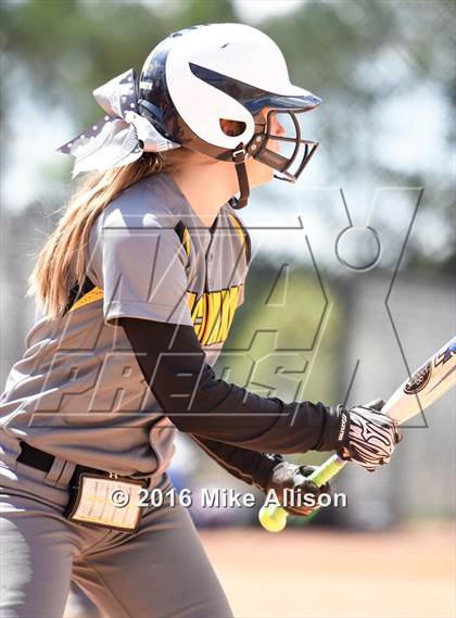 Thumbnail 3 in Marion County vs McMinn County photogallery.