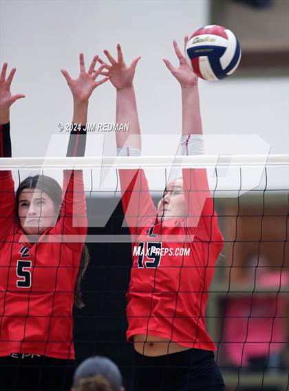 Thumbnail 3 in Tyler Legacy @ Royse City photogallery.