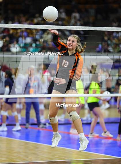 Thumbnail 1 in Lamar vs. Platte Valley (CHSAA 3A State Championship Final) photogallery.