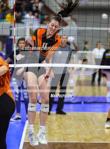 Thumbnail 3 in Lamar vs. Platte Valley (CHSAA 3A State Championship Final) photogallery.