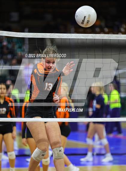 Thumbnail 2 in Lamar vs. Platte Valley (CHSAA 3A State Championship Final) photogallery.
