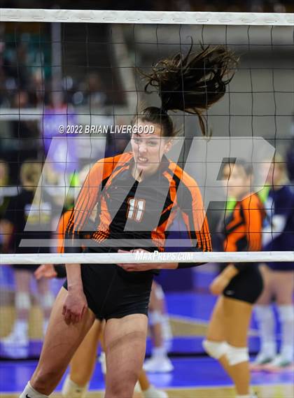 Thumbnail 1 in Lamar vs. Platte Valley (CHSAA 3A State Championship Final) photogallery.