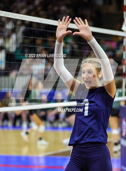 Thumbnail 1 in Lamar vs. Platte Valley (CHSAA 3A State Championship Final) photogallery.