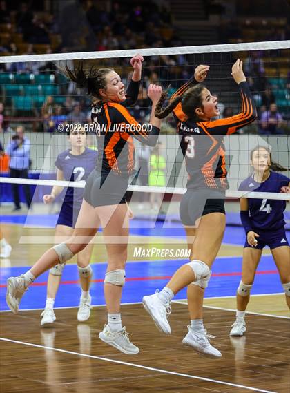 Thumbnail 2 in Lamar vs. Platte Valley (CHSAA 3A State Championship Final) photogallery.