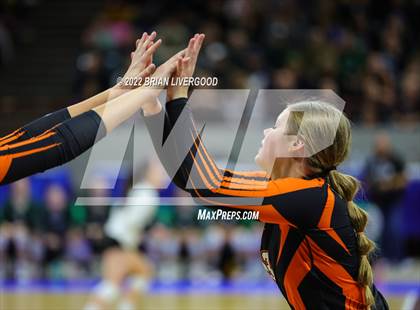 Thumbnail 2 in Lamar vs. Platte Valley (CHSAA 3A State Championship Final) photogallery.