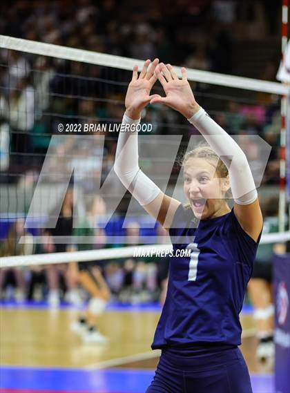 Thumbnail 2 in Lamar vs. Platte Valley (CHSAA 3A State Championship Final) photogallery.