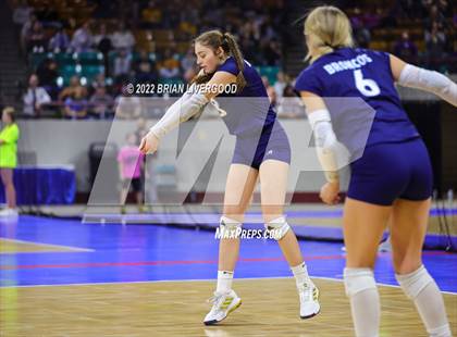 Thumbnail 1 in Lamar vs. Platte Valley (CHSAA 3A State Championship Final) photogallery.