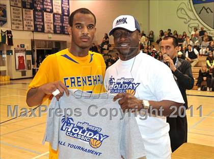 Thumbnail 1 in Crenshaw vs. Santiago (MaxPreps Holiday Classic) photogallery.
