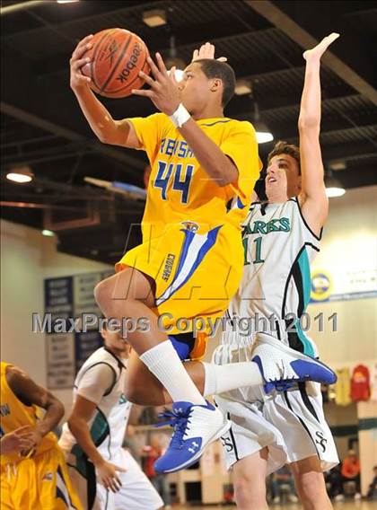 Thumbnail 1 in Crenshaw vs. Santiago (MaxPreps Holiday Classic) photogallery.
